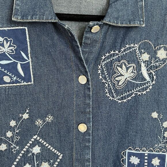 Teddi Women’s Vintage Denim Embroidered Jacket Size XL Mother Pearl Buttons - Picture 3 of 11